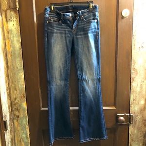 Women’s Buckle Jeans. Flare leg